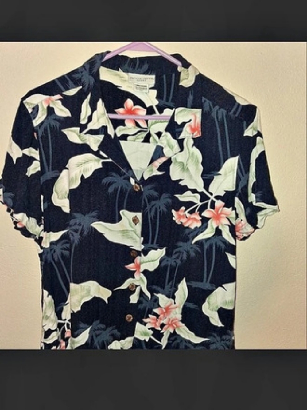 Jaclyn Smith Floral Short Sleeve Shirt in Black & Green Size Large Like New